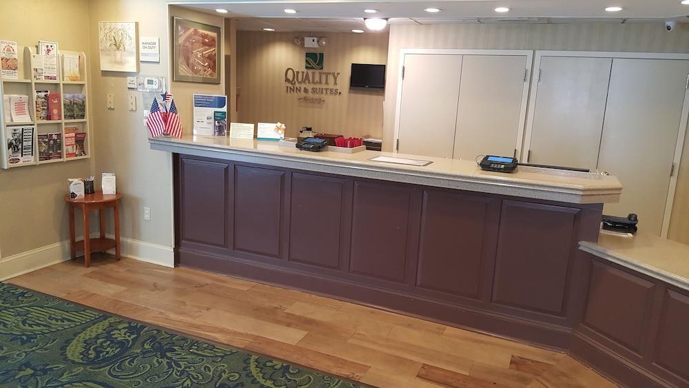 Quality Inn & Suites Conference Center Вест-Честер Екстер'єр фото