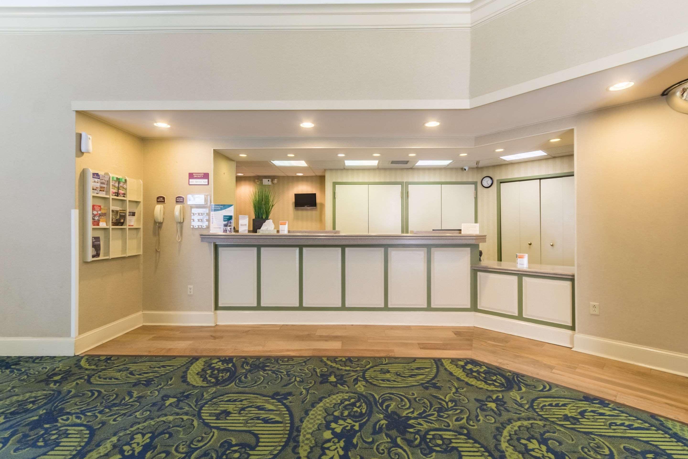 Quality Inn & Suites Conference Center Вест-Честер Екстер'єр фото